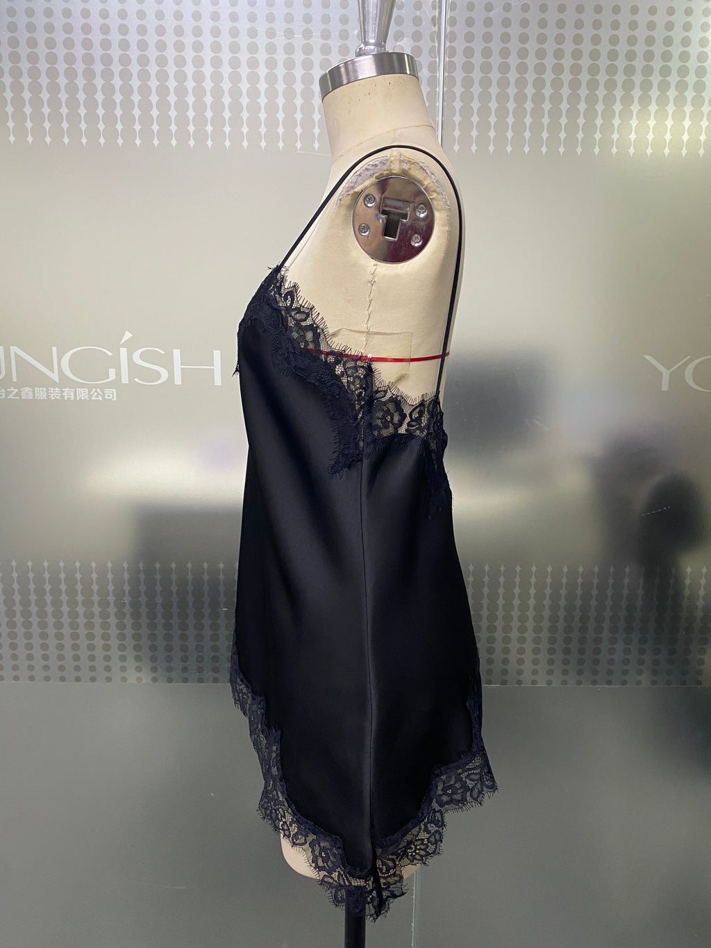 Elegant Black Silk-Like Satin Camisole Eyelash Lace Cutout Loose Backless Sleepwear Top For Home Layering